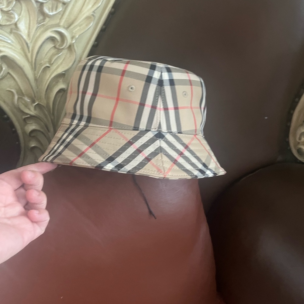 Burberry bucket hat s/p